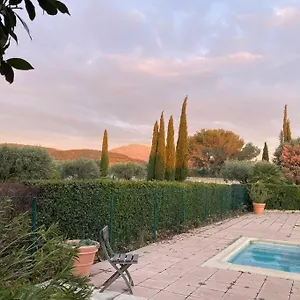 Au Milieux Des Oliviers. Appartement